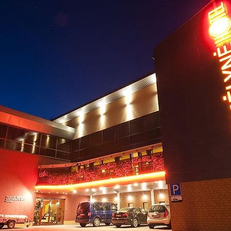 Smelyne Hotel Panevėžys Exterior foto