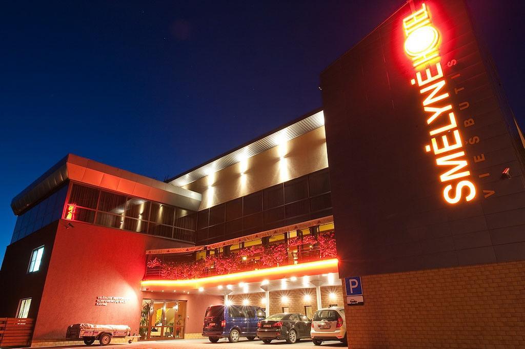Smelyne Hotel Panevėžys Exterior foto