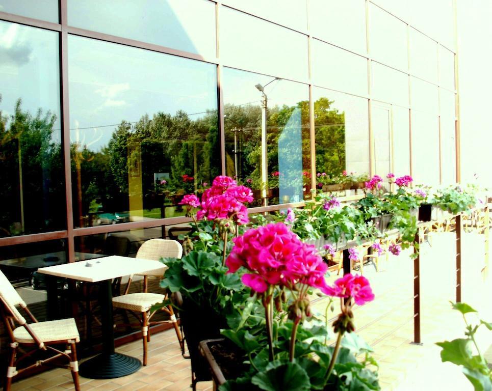 Smelyne Hotel Panevėžys Exterior foto